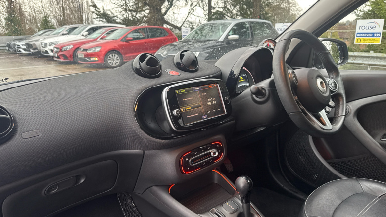 Smart EQ forfour hatchback 60kW EQ Exclusive 17kWh 5dr Auto [22kWch] Electric Hatchback